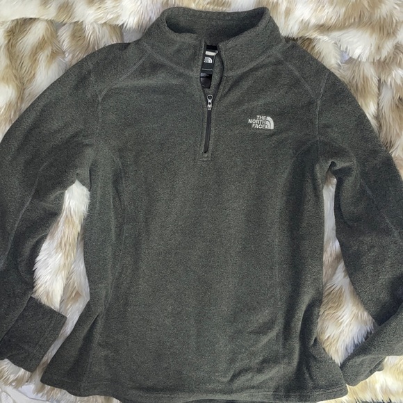 The North Face Tops - ✨Womens Quarter Zip Up Fleece🤍